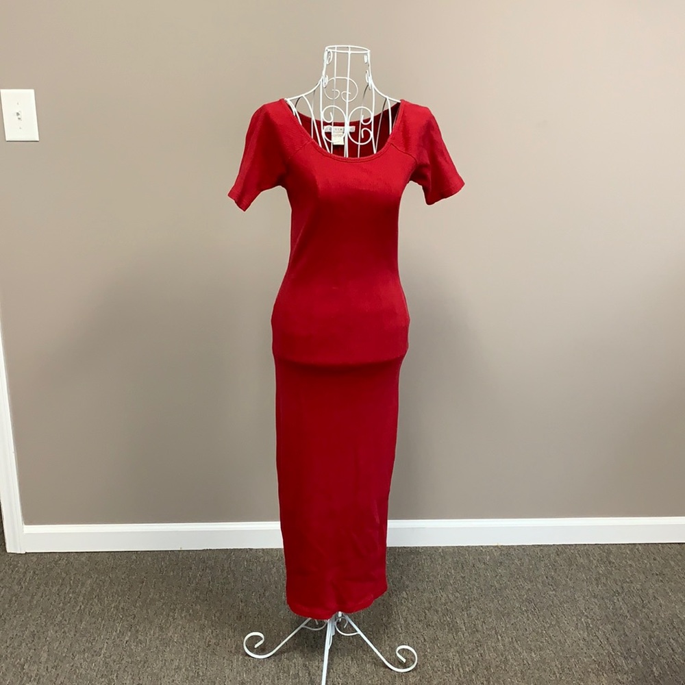 Form fitting ribbed dress